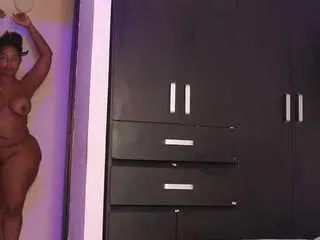 Camsoda Adult Webcam of roxanasmiith