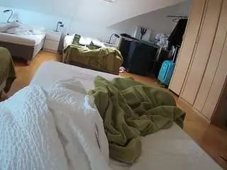 Camsoda Private Sex Chat of voyeurcam-julmodels-bed-1