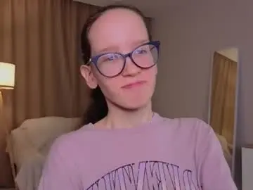 Chaturbate Watch Live Sex Cams of lynettebails