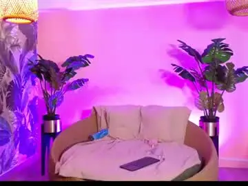 Chaturbate Live Sex Cam of samara_glow