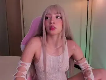 Chaturbate Live Sex Cam of smiledivinity