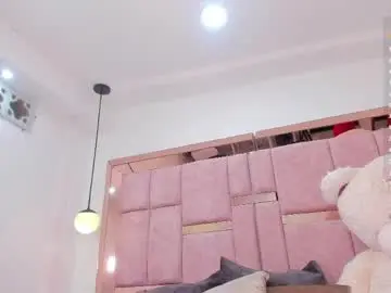 Chaturbate Free Live Porn of emily_daarell