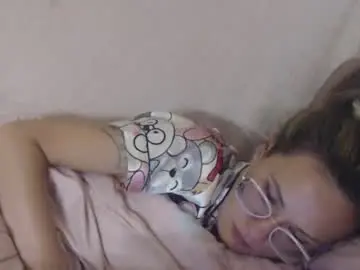Chaturbate Sex Cam of candylady136