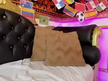 Chaturbate Best live sex cam show of iliy_pervertedx