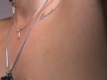 Chaturbate Live Sex Cam of dulce_charlottee
