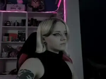 Chaturbate Live Sex Cam of holy_mistresss
