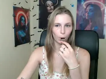 Chaturbate Free Porn Cam of stranger_giirl