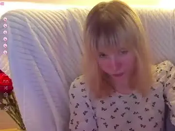 Chaturbate Live Sex Cam of miakimiko