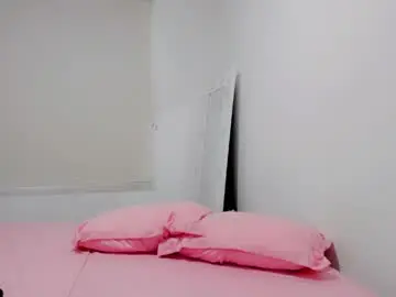 Chaturbate Live Sex Cam of rosiegirl_
