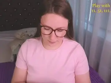 Chaturbate Live Sex Cam of cute_darina