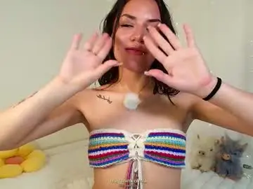 Chaturbate Live Sex Cam of isa_laurentt