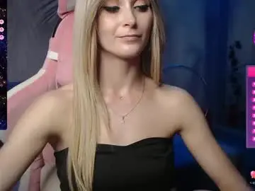 Chaturbate Live Sex Cam of strongalice