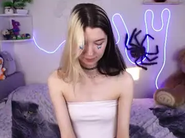 Chaturbate Sex Cam of emmie_everly