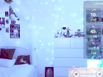 Chaturbate Live Sex Cam of crystalsomnia