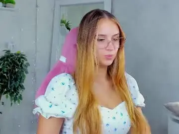 Chaturbate Watch Live Sex Cams of shei1a_shy