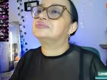 Chaturbate Live Sex Cam of gia_nahomi