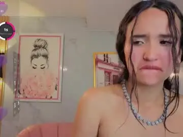 Chaturbate Live Sex Cam of bella_vibes_s