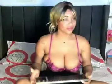 Chaturbate Live Porn of kyliewhiteboobs