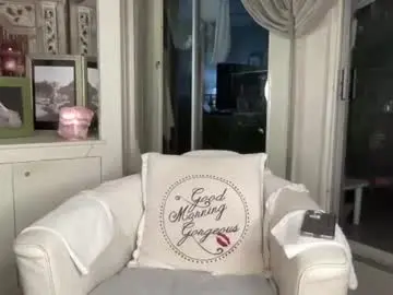 Chaturbate Live Sex Cam of gl1tter_barbie