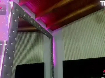 Chaturbate Sex Chat of paulinna_curvy