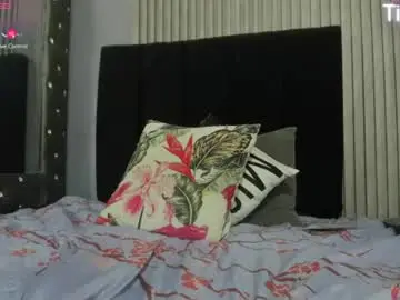Chaturbate Free Live Porn of paulinna_curvy