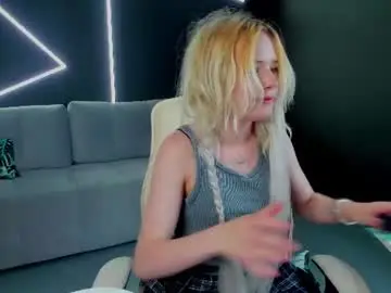 Chaturbate Live Sex Cam of kiki_peach