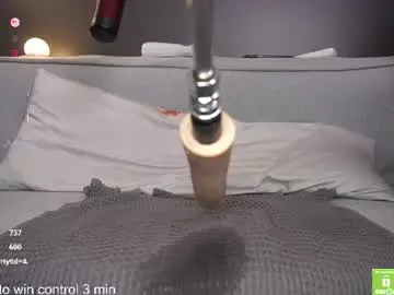 Chaturbate Free Porn Cam of black_n_wh1te