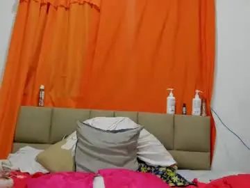 Chaturbate Live Sex Cam of lilybaudyn_
