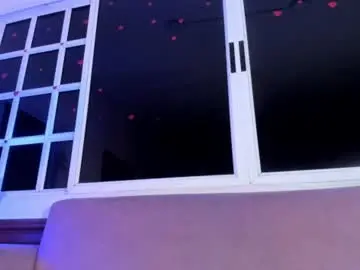 Chaturbate Watch Live Sex Cams of reiayanamy