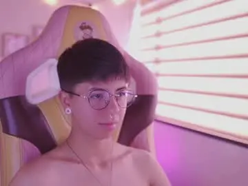 Chaturbate Free Live Porn of tommy_blue1
