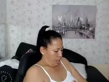 Chaturbate Live Sex Cam of mature_martina_
