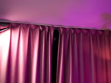 Chaturbate Live Sex Cam of elyssawetxx