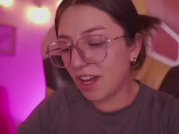Chaturbate Live Sex Cam of milly_kenner