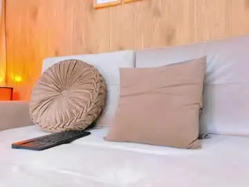 Chaturbate Live Sex Cam of demyrose