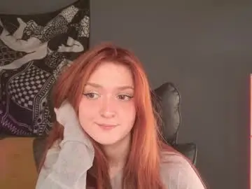 Chaturbate Live Sex Cam of purple_averge