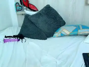 Chaturbate Live Sex Cam of rossie_lopezz