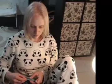 Chaturbate Live Sex Cam of mrsluck