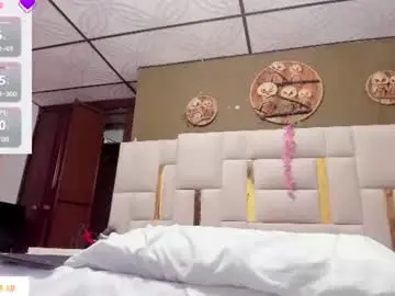 Chaturbate Live Sex Cam of mia_scarlet69