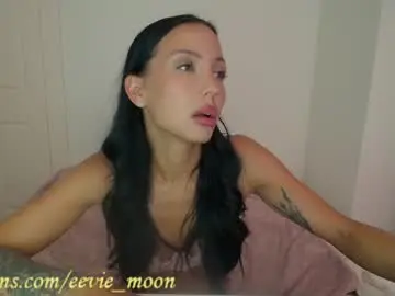 Chaturbate Live Sex Cam of eevie_moon
