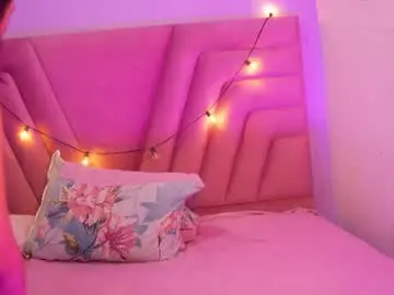 Chaturbate Nude Webcam of slutlittlecamila