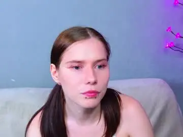 Chaturbate Live Sex Cam of mellhyees