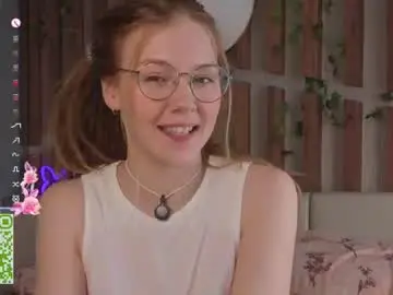 Chaturbate Watch Live Sex Cams of lyra_thenymph