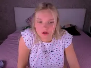 Chaturbate Live Sex Cam of boysloveblondee