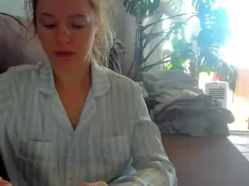 Chaturbate Nude Webcam of foxy_blond