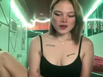 Chaturbate Live Sex Cam of yourwildestdreamgirl
