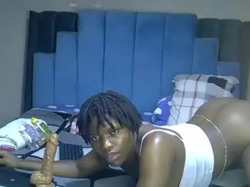 Chaturbate Free Porn Cam of melanin_moon