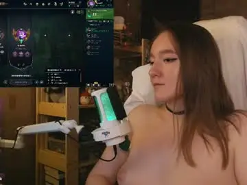 Chaturbate Live Sex Cam of moonlish_siren