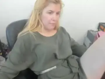 Chaturbate Live Sex of artsyandcraftsy_