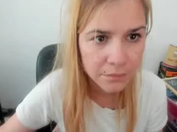 Chaturbate Free Live Porn of artsyandcraftsy_