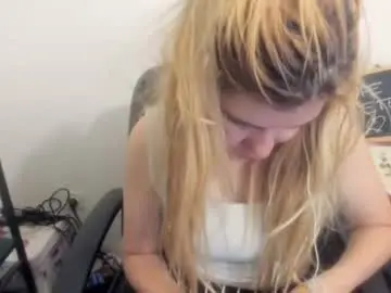 Chaturbate Sex Cam of artsyandcraftsy_